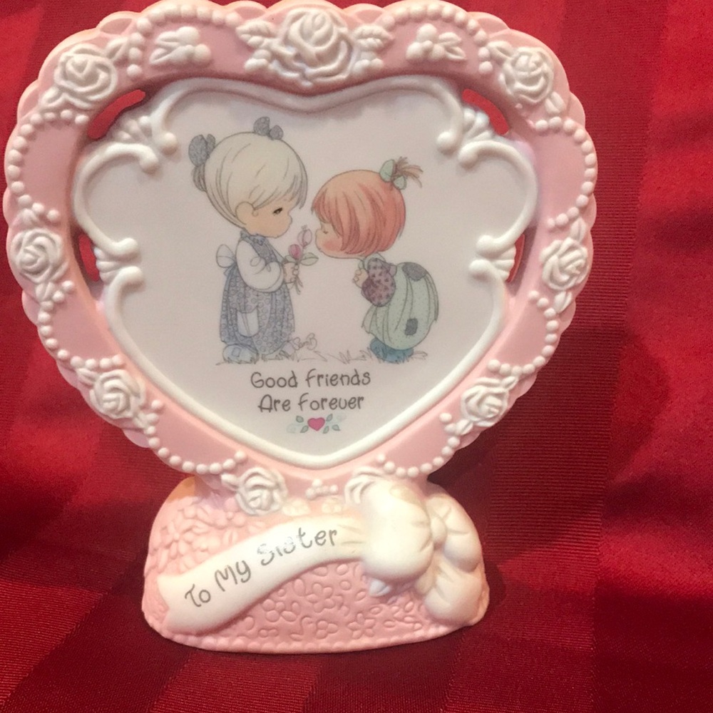 Pink Heart-Shaped Sister Frame